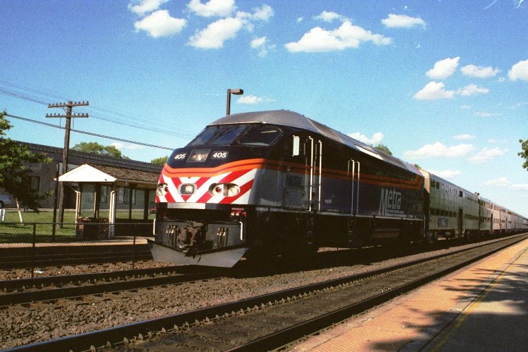 Metra 405 at Downers Grove, IL