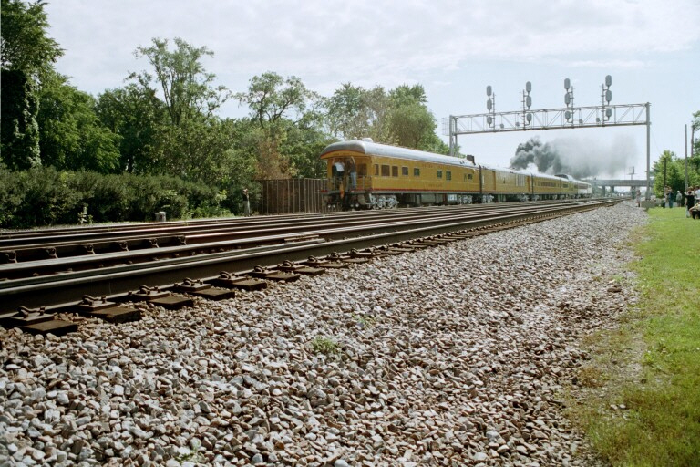 Union Pacific 3985 at Elmhurst, IL