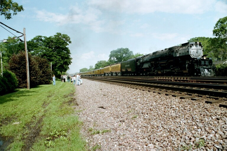 Union Pacific 3985 at Elmhurst, IL