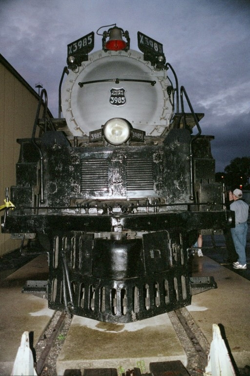 Union Pacific 3985 at West Chicago, IL