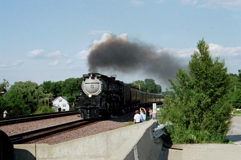 Union Pacific 3985 at Lombard, IL