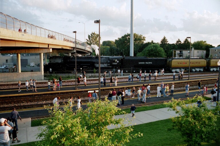 Union Pacific 3985 at West Chicago, IL