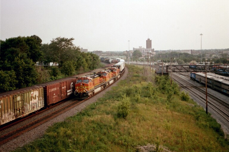 Burlington Northern Santa Fe at Aurora, IL